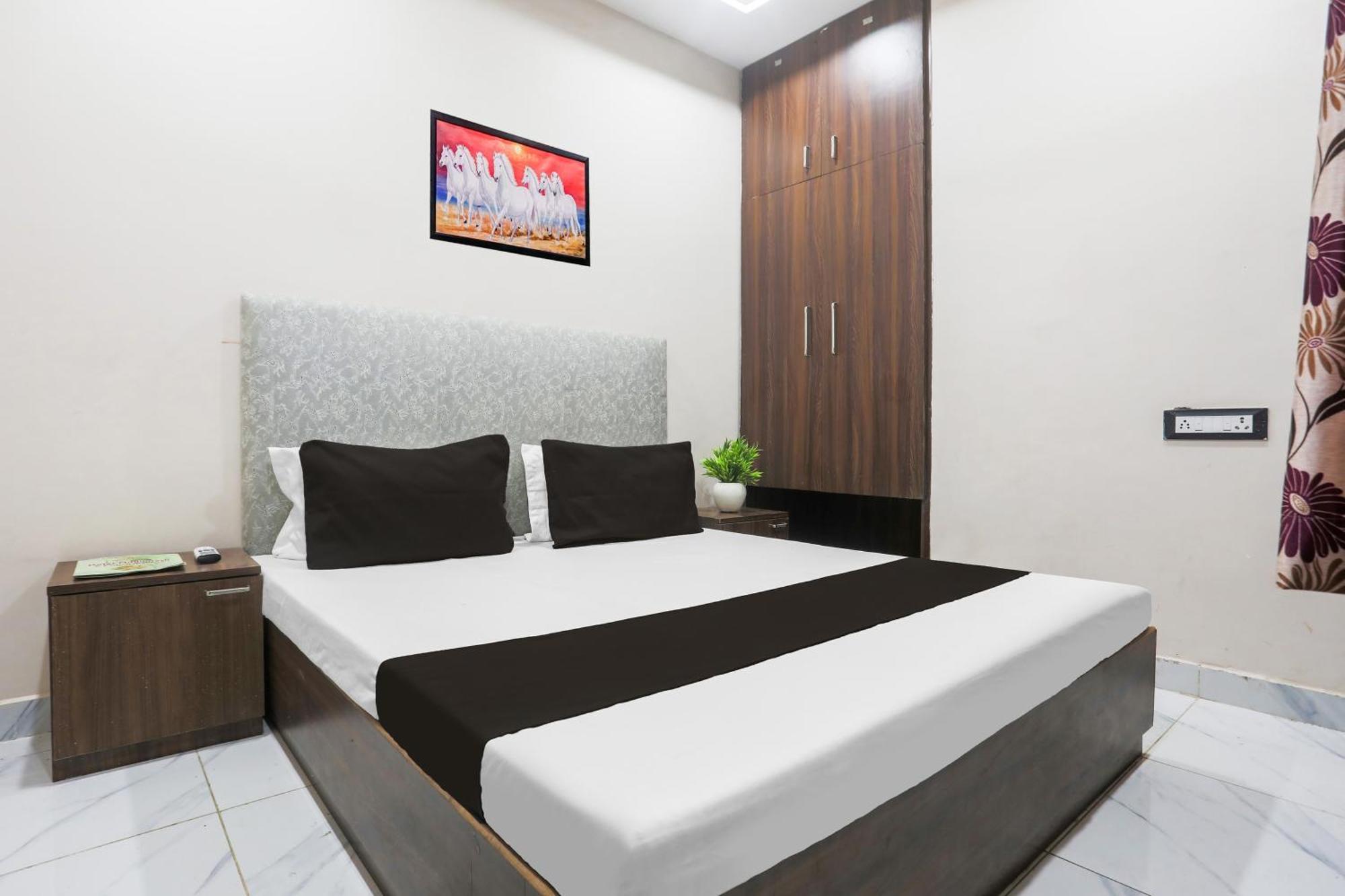 Hotel O S Grand Allāhābād Junction Buitenkant foto