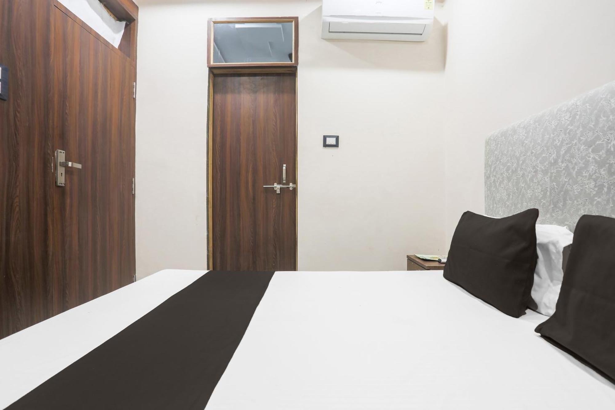 Hotel O S Grand Allāhābād Junction Buitenkant foto